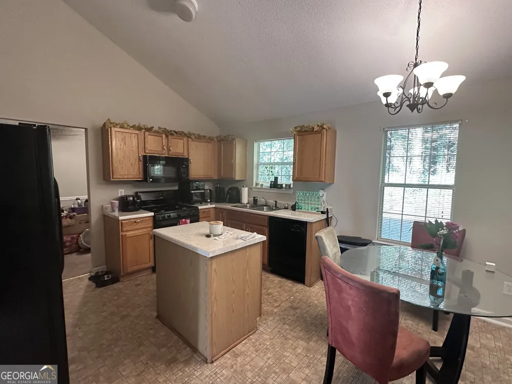 3900 Creek Shoals CT Ellenwood, GA 30294