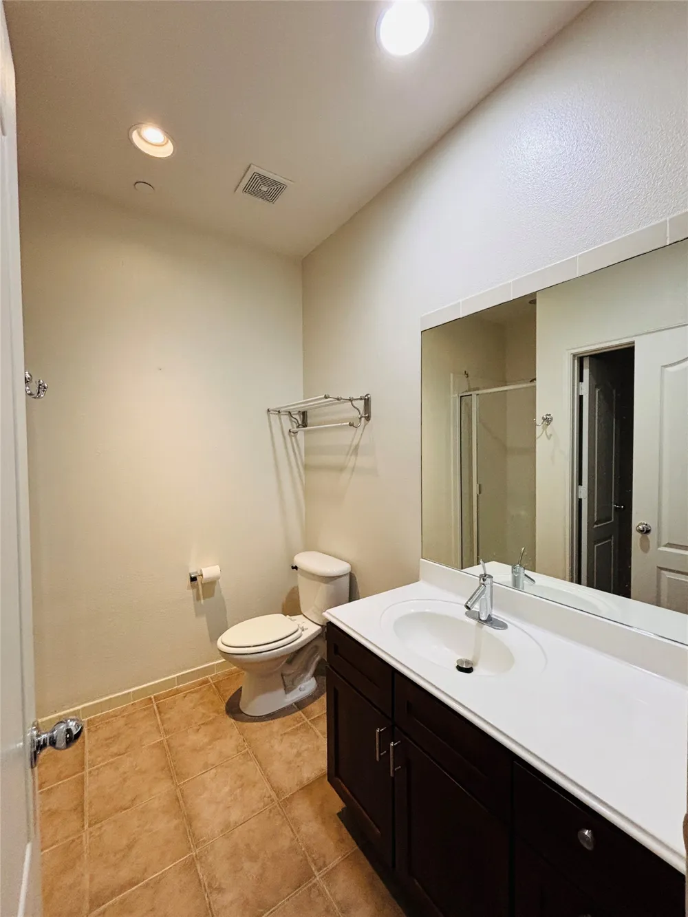 15727 Seabolt Place Addison, TX 75001