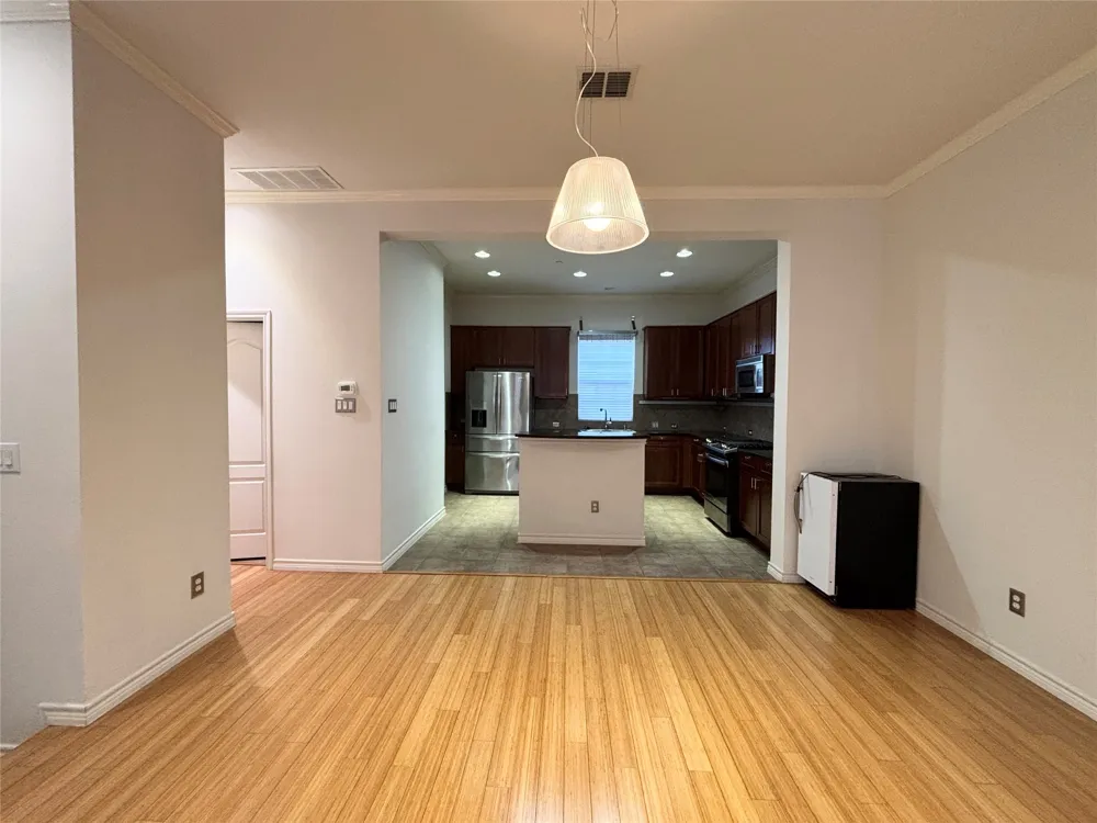 15727 Seabolt Place Addison, TX 75001