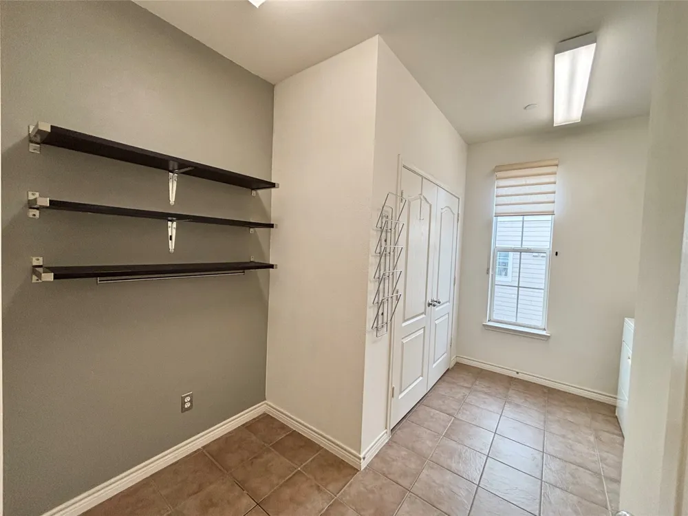 15727 Seabolt Place Addison, TX 75001