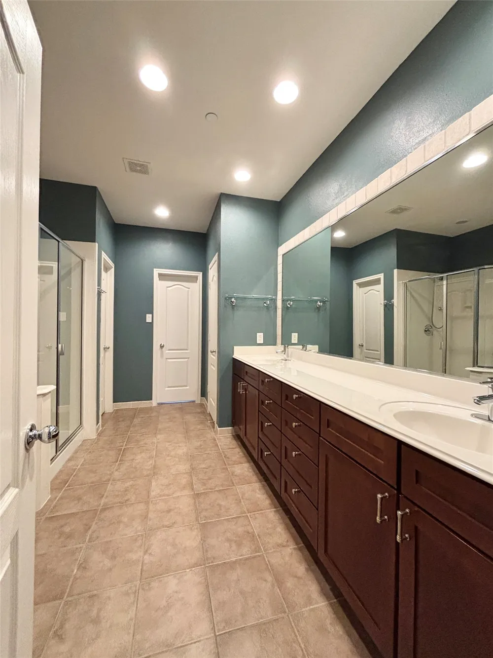 15727 Seabolt Place Addison, TX 75001