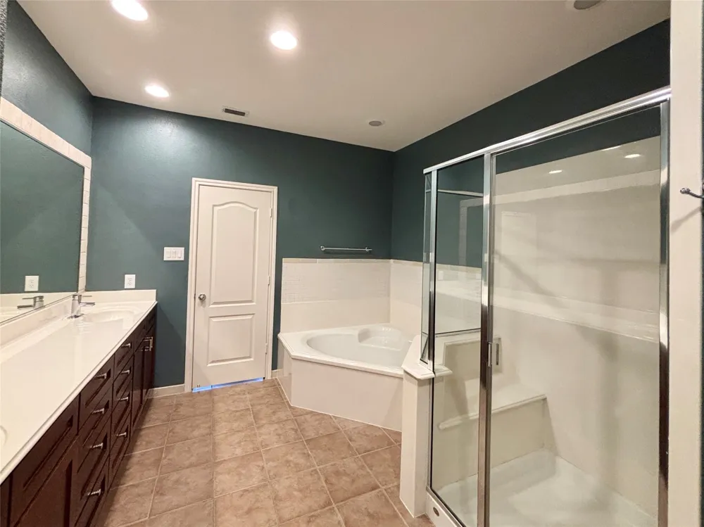 15727 Seabolt Place Addison, TX 75001