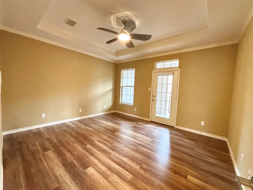 15727 Seabolt Place Addison, TX 75001
