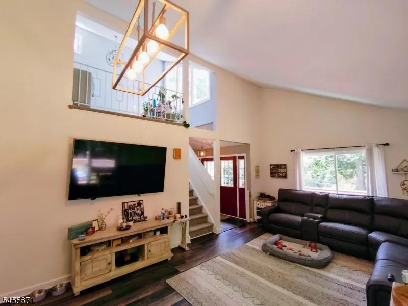 14 Tompkins Ct Vernon, NJ 07461