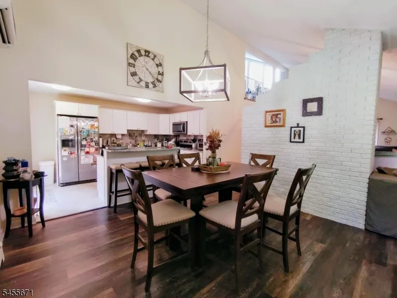 14 Tompkins Ct Vernon, NJ 07461