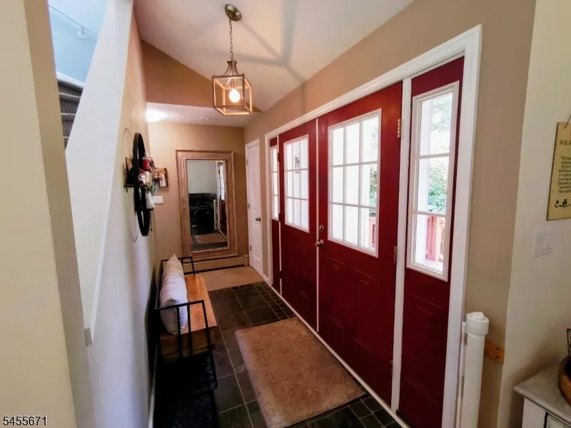14 Tompkins Ct Vernon, NJ 07461