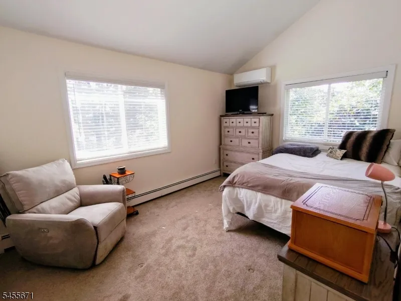 14 Tompkins Ct Vernon, NJ 07461