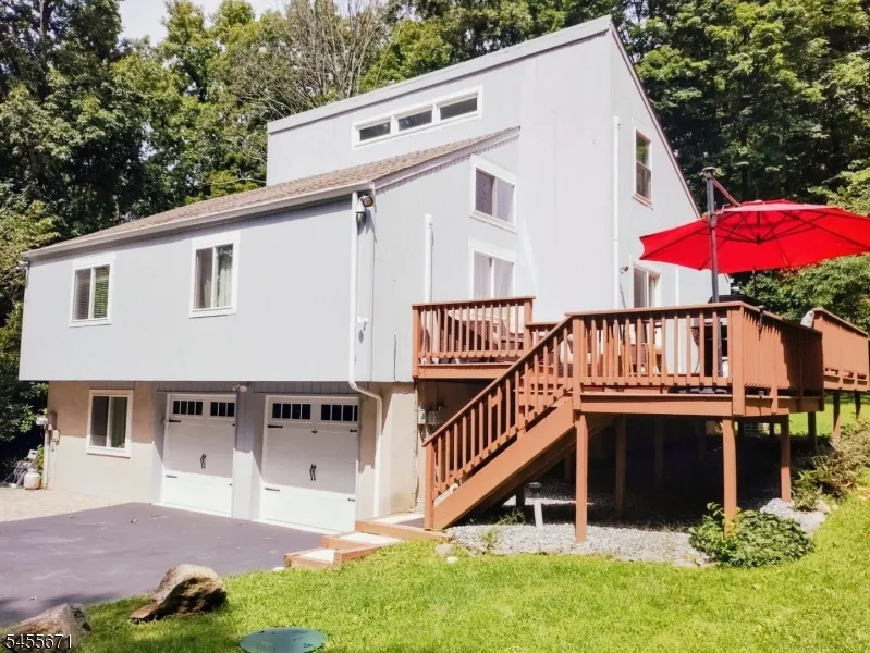 14 Tompkins Ct Vernon, NJ 07461