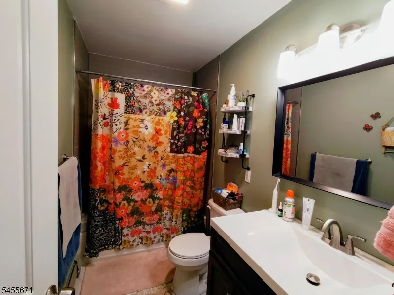 14 Tompkins Ct Vernon, NJ 07461