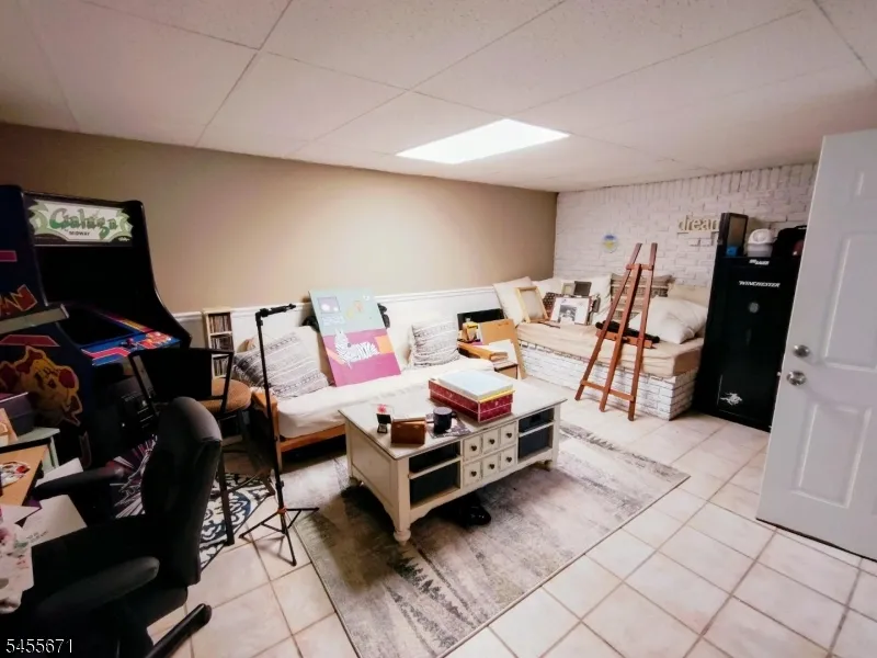 14 Tompkins Ct Vernon, NJ 07461