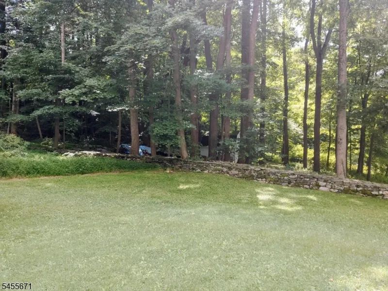 14 Tompkins Ct Vernon, NJ 07461
