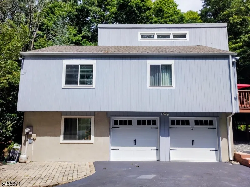 14 Tompkins Ct Vernon, NJ 07461