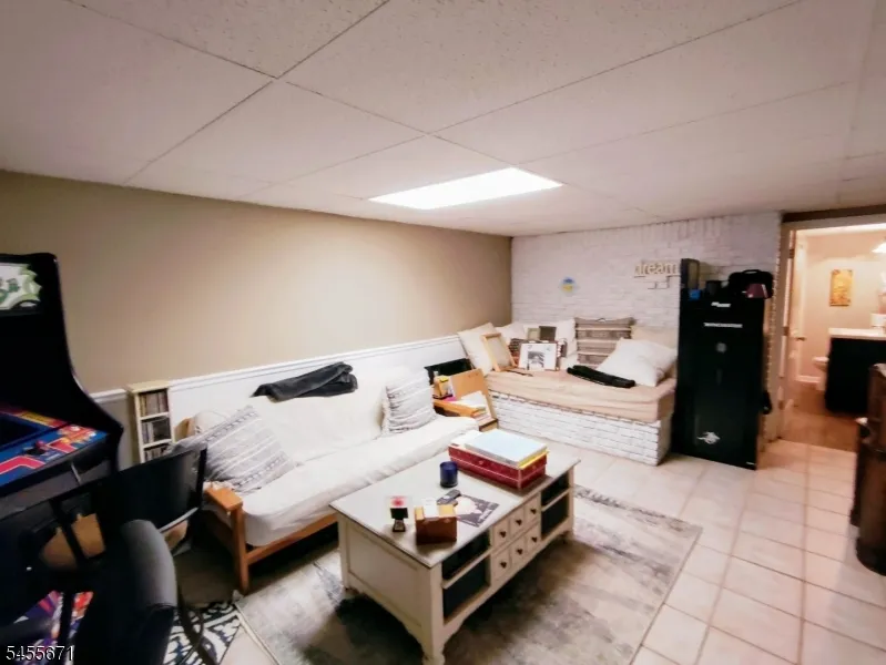 14 Tompkins Ct Vernon, NJ 07461