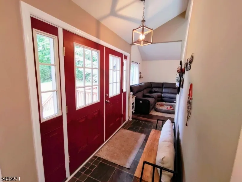 14 Tompkins Ct Vernon, NJ 07461