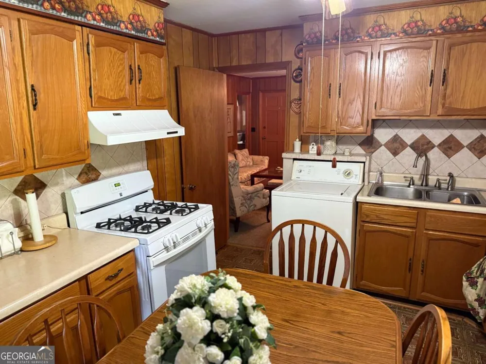 871 Malcolm ST SE Conyers, GA 30012