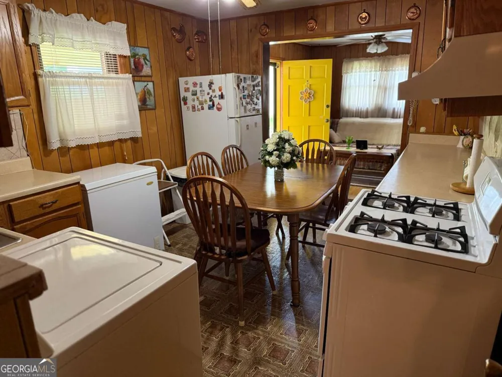 871 Malcolm ST SE Conyers, GA 30012