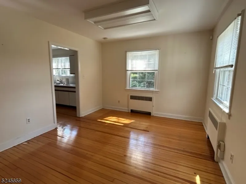 714 Milford Warren Glen Rd Holland, NJ 08848