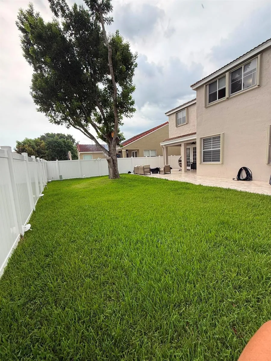 844 Falling Water Road Weston, FL 33326