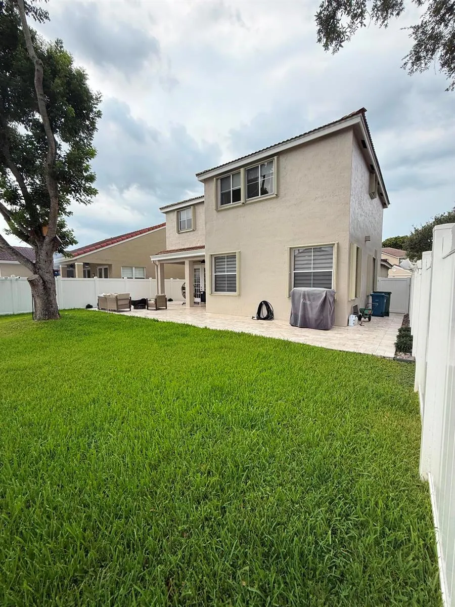 844 Falling Water Road Weston, FL 33326