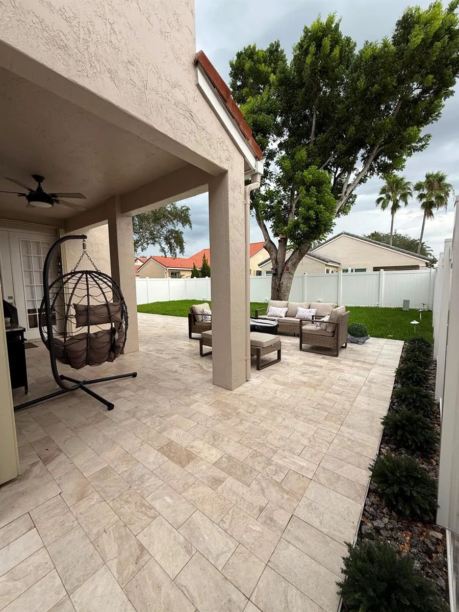 844 Falling Water Road Weston, FL 33326