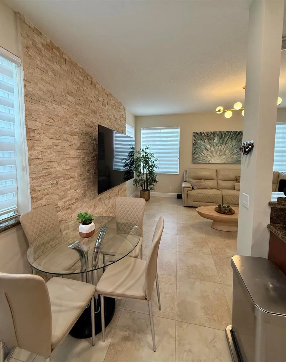 844 Falling Water Road Weston, FL 33326