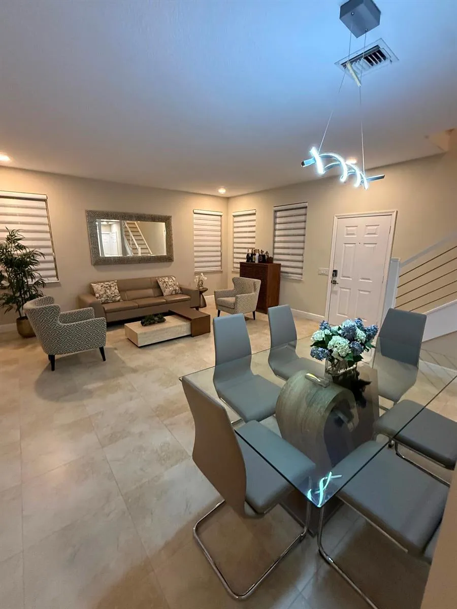 844 Falling Water Road Weston, FL 33326