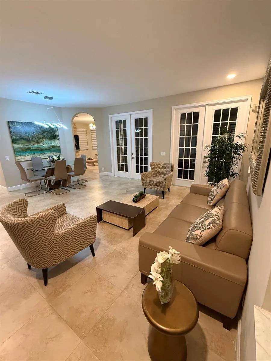 844 Falling Water Road Weston, FL 33326