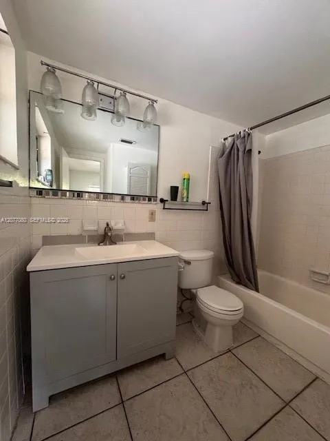 2192 NE 171st St #1 North Miami Beach, FL 33162
