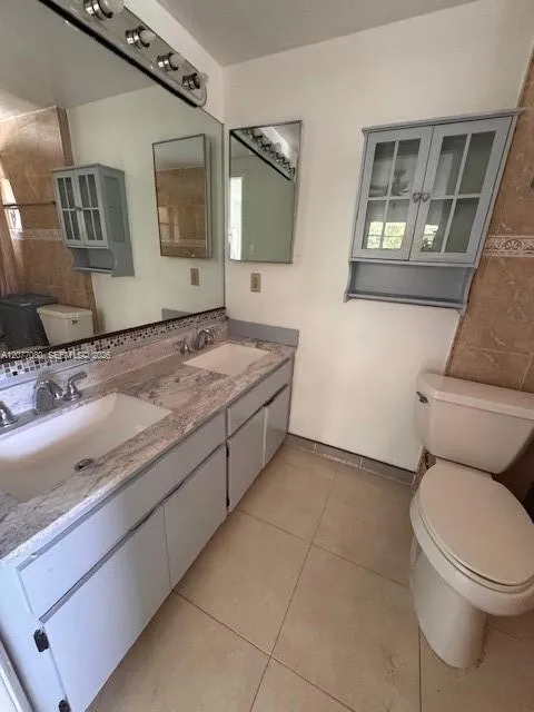 2192 NE 171st St #1 North Miami Beach, FL 33162