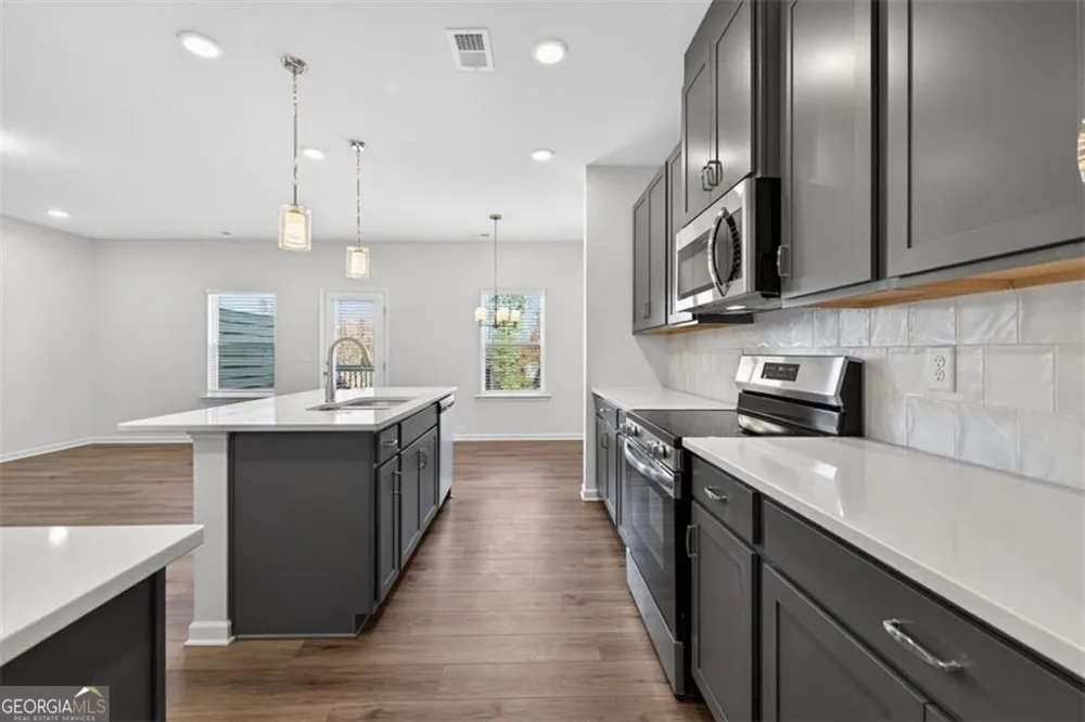32 Jacobs Farm LN Lawrenceville, GA 30045
