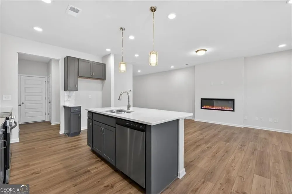 32 Jacobs Farm LN Lawrenceville, GA 30045