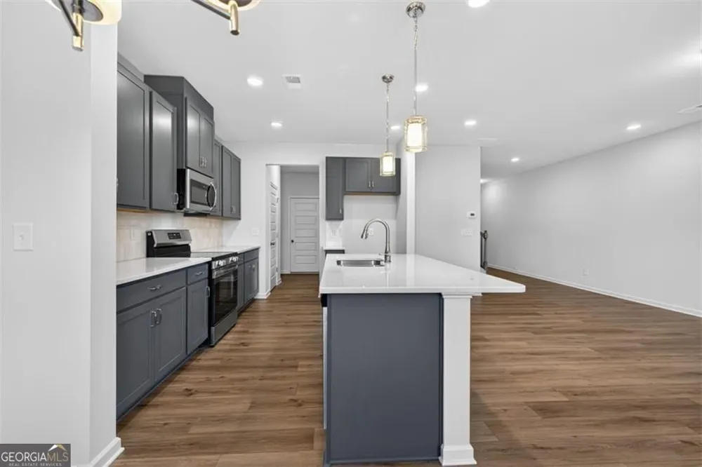 32 Jacobs Farm LN Lawrenceville, GA 30045