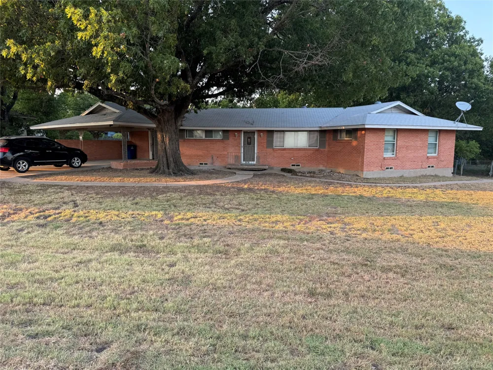 1406 Country Club Road Ennis, TX 75119