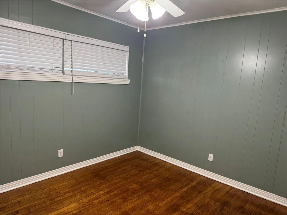 1406 Country Club Road Ennis, TX 75119