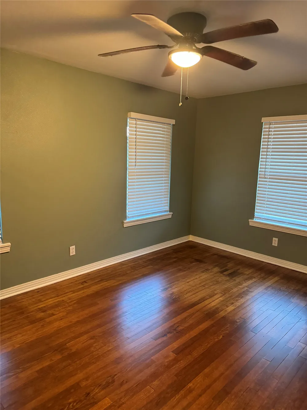 1406 Country Club Road Ennis, TX 75119
