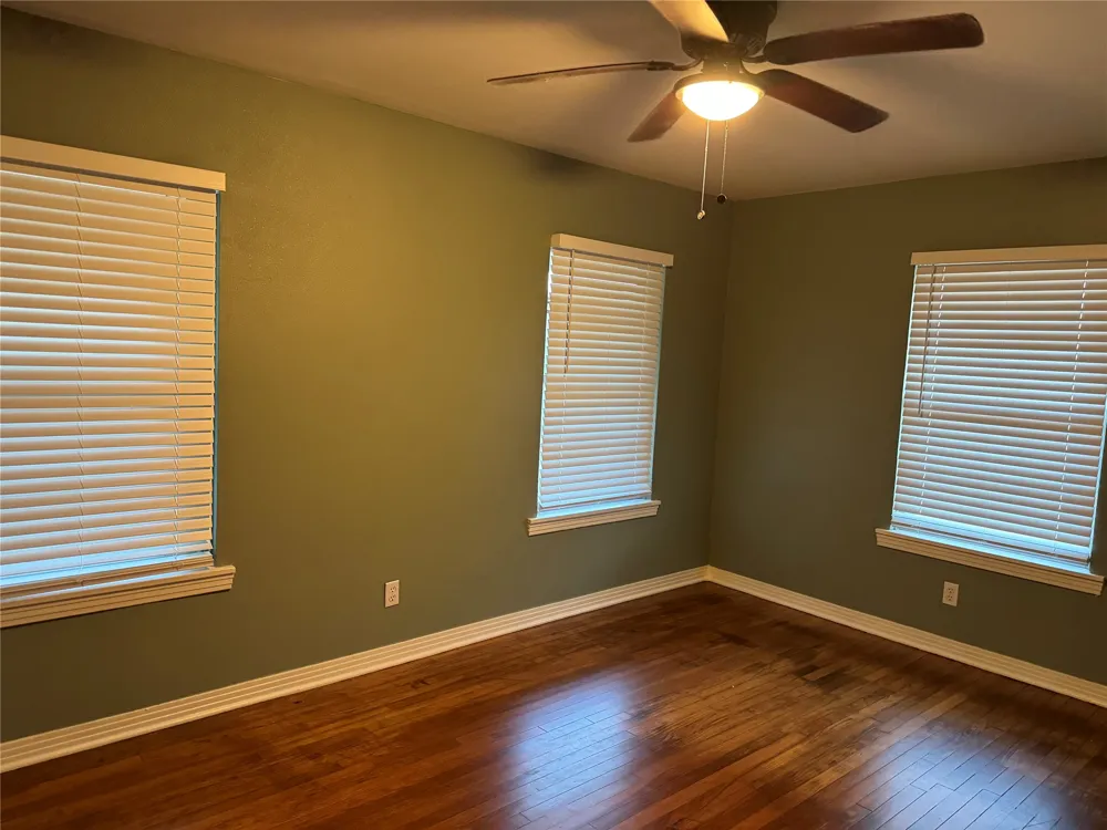 1406 Country Club Road Ennis, TX 75119