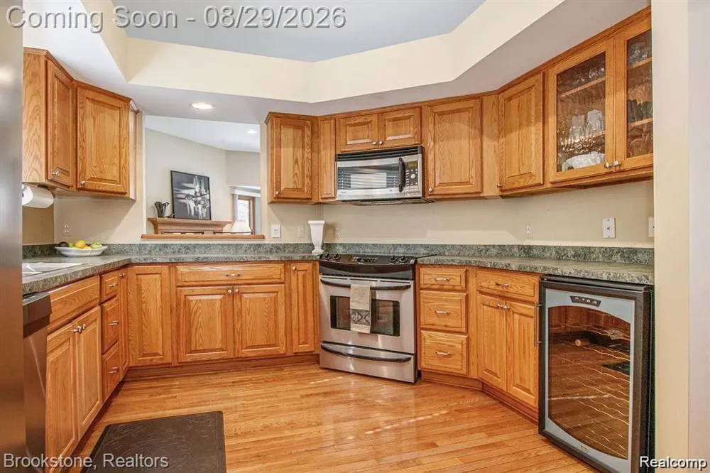 35413 Upmann Drive Sterling Heights City, MI 48310