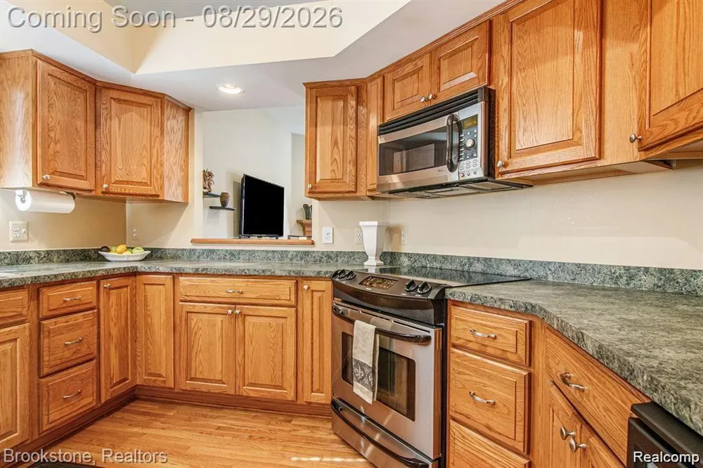 35413 Upmann Drive Sterling Heights City, MI 48310