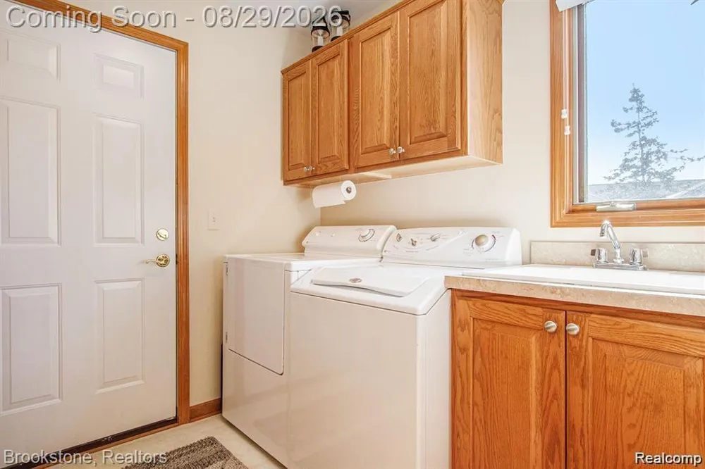 35413 Upmann Drive Sterling Heights City, MI 48310