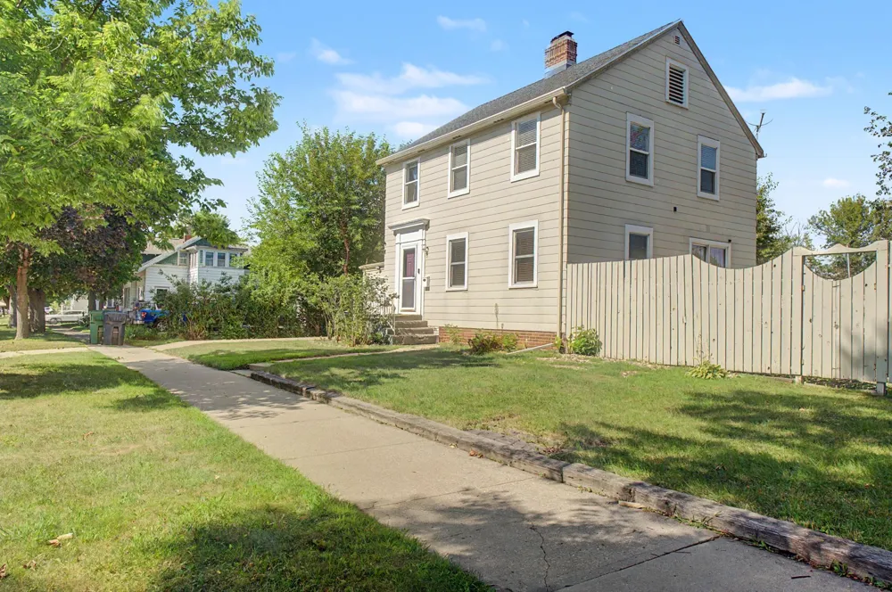 608 9th Street Worthington, MN 56187