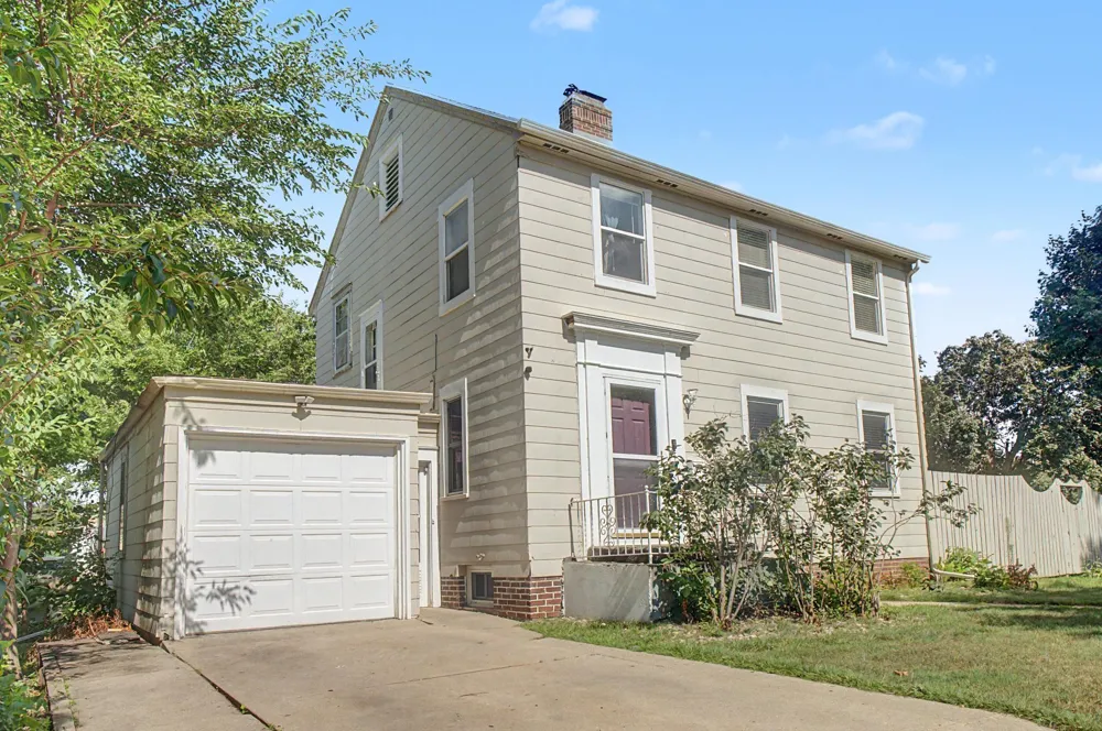 608 9th Street Worthington, MN 56187