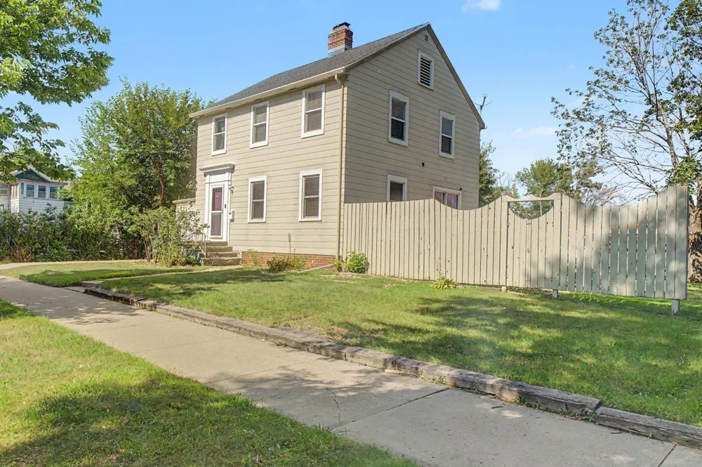 608 9th Street Worthington, MN 56187