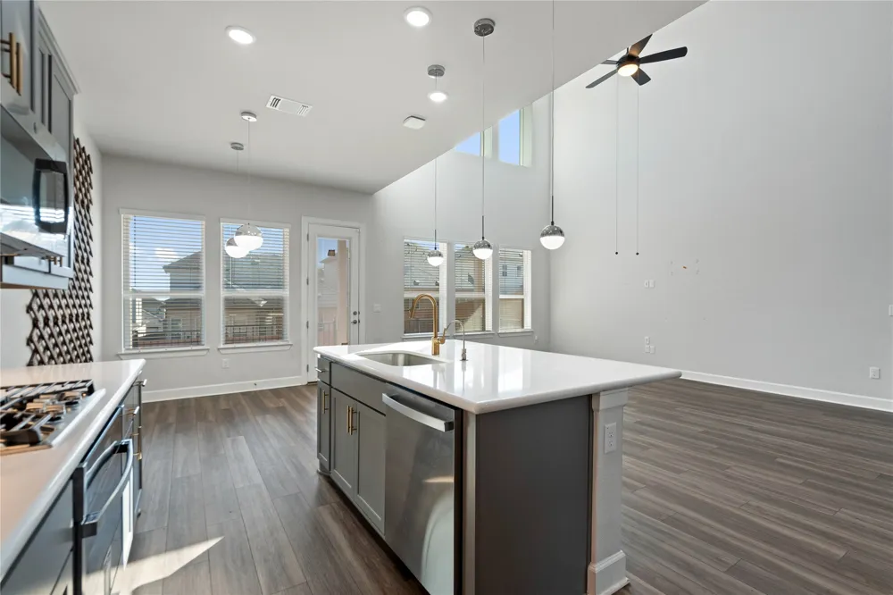 713 Coppell Court Leander, TX 78641