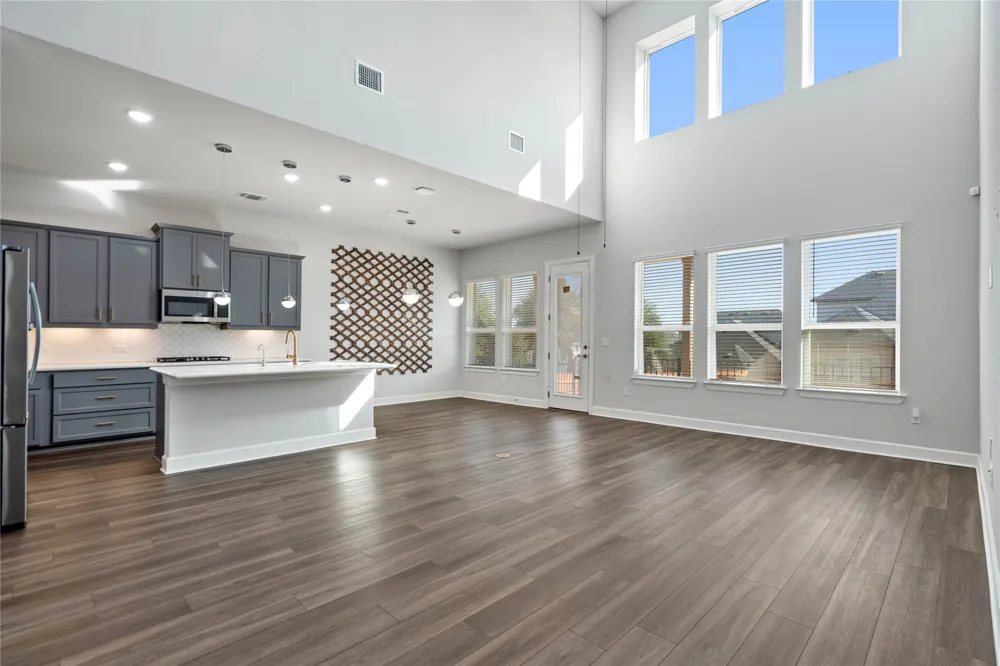 713 Coppell Court Leander, TX 78641