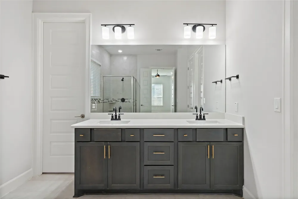 713 Coppell Court Leander, TX 78641