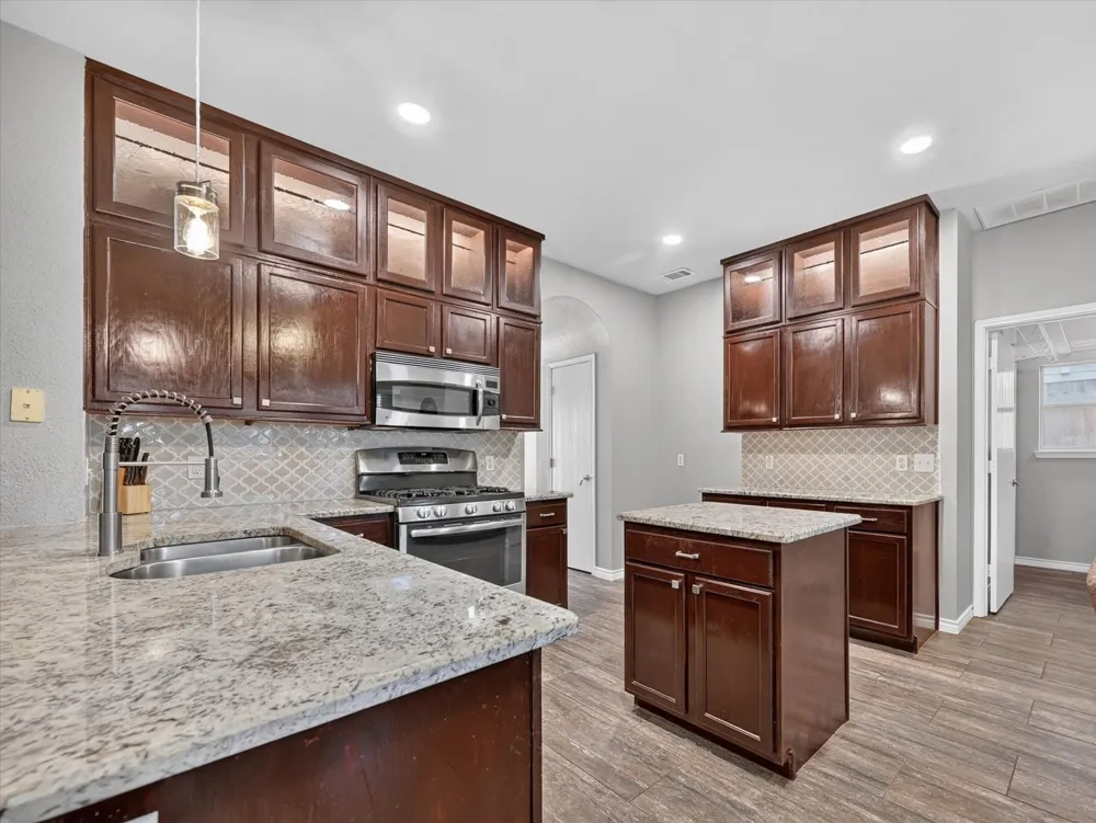 1716 Redwood Drive Corinth, TX 76210