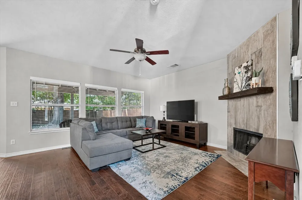1716 Redwood Drive Corinth, TX 76210