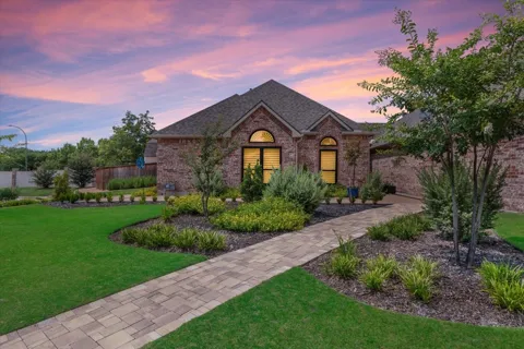2105 Norwood Lane