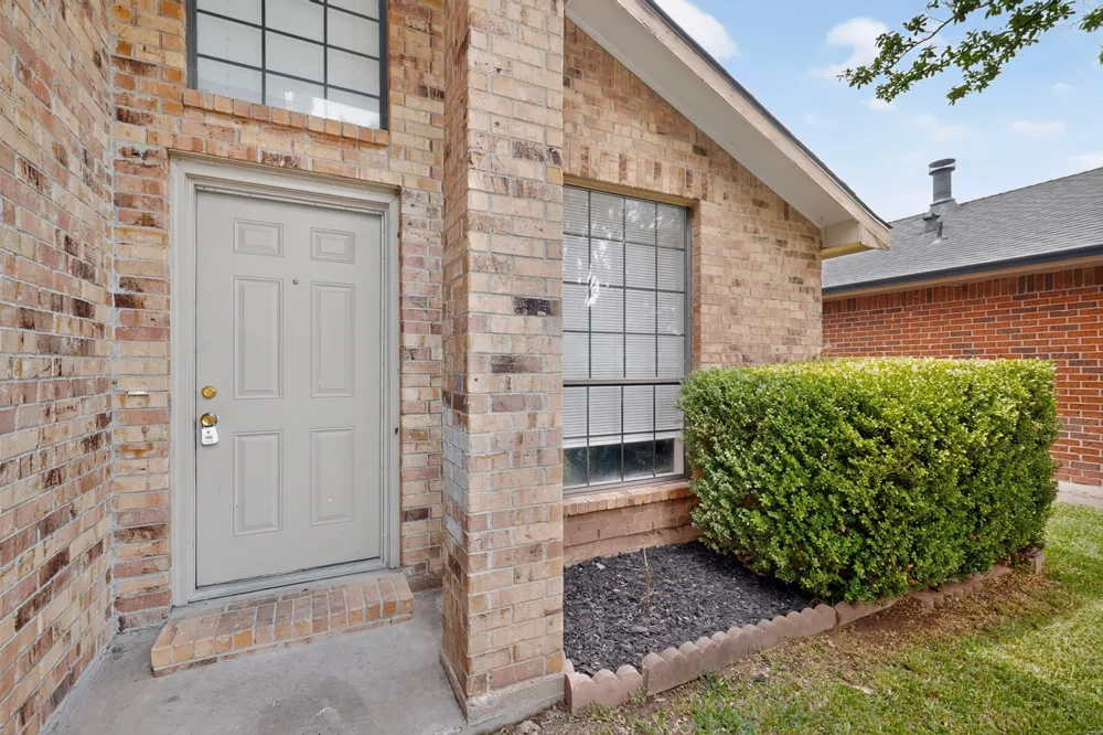 2521 Winter Oak Street Dallas, TX 75227