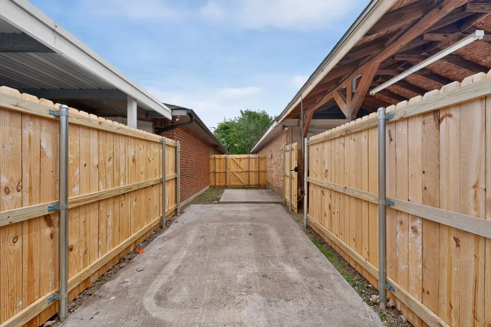 2521 Winter Oak Street Dallas, TX 75227